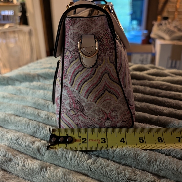 Cream and Pink Satchel Bag - Picture 3 of 10